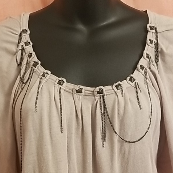 GUESS Top - Picture 2 of 7